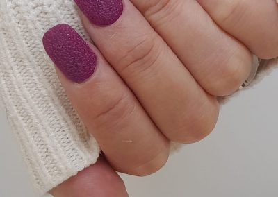 Prestation ongles violet