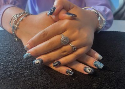 Ongles peintures nuit, chat noir, lune
